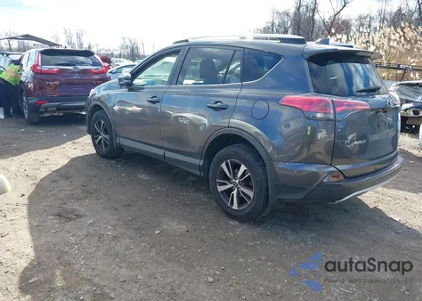 2016 Toyota Rav4 Xle z USA, uszkodzony, nr VIN JTMRFREV9GJ080188